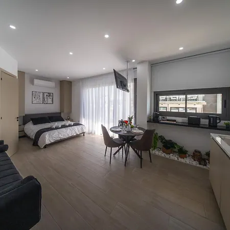 Skyline Luxury Studio, Ermou By Finikoudes *