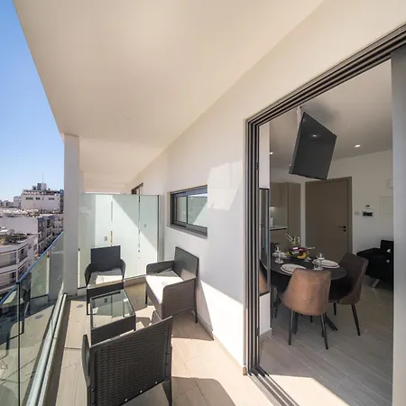 Skyline Luxury Studio, Ermou By Finikoudes לרנקה