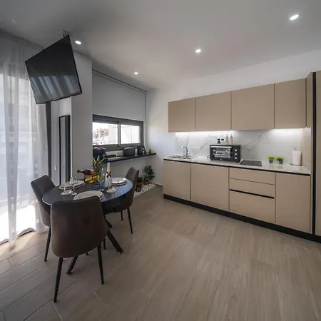 דירה Skyline Luxury Studio, Ermou By Finikoudes *