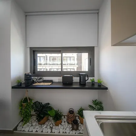 Skyline Luxury Studio, Ermou By Finikoudes דירה *