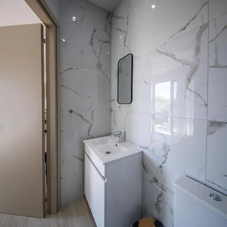 Skyline Luxury Studio, Ermou By Finikoudes *