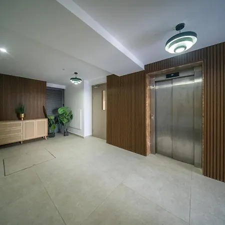Skyline Luxury Studio, Ermou By Finikoudes לרנקה